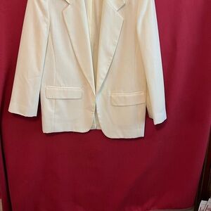 Ladies suit coat used, like new.